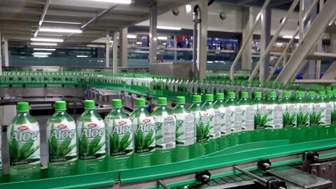 瓶装饮料的批量生产过程